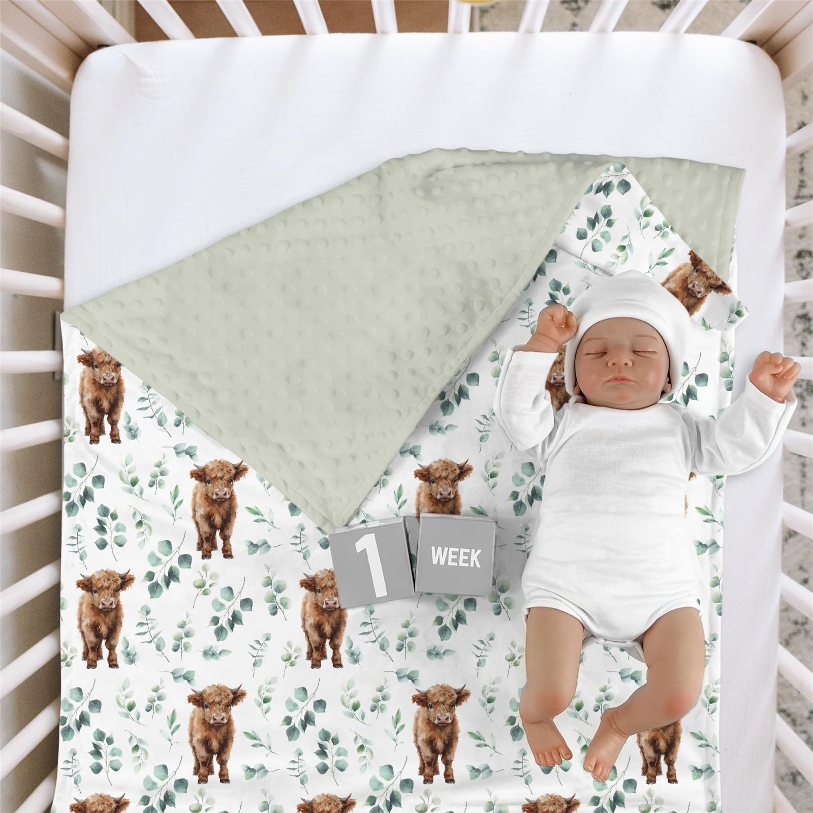 HawSkgFub Highland Cow Eucalyptus Leaf Mink Blanket folded demonstrates double-layer warmth for all seasons.