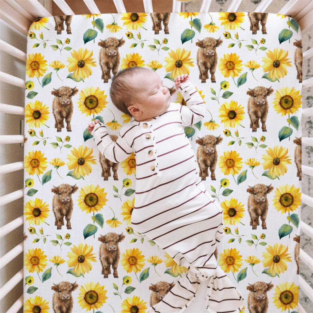 HawSkgFub soft stretchy material demonstrates comfort and easy handling.