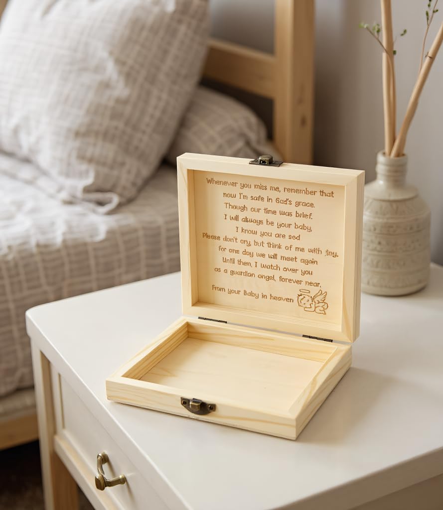 HDUYFYD Memorial Box with soft wood texture exudes warmth and comfort.