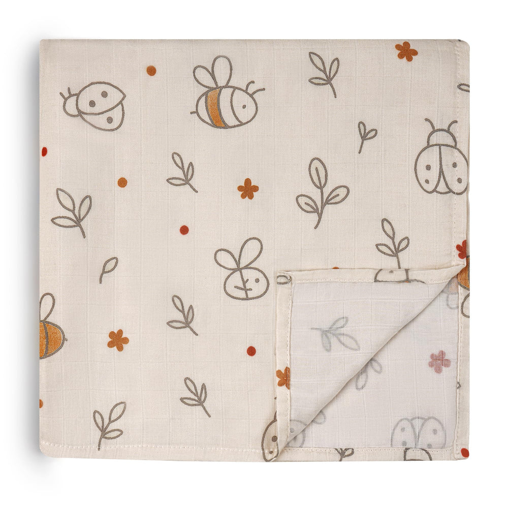 HECCEI muslin swaddle blanket close-up reveals 47x47 weave for breathable, ultra-soft comfort.