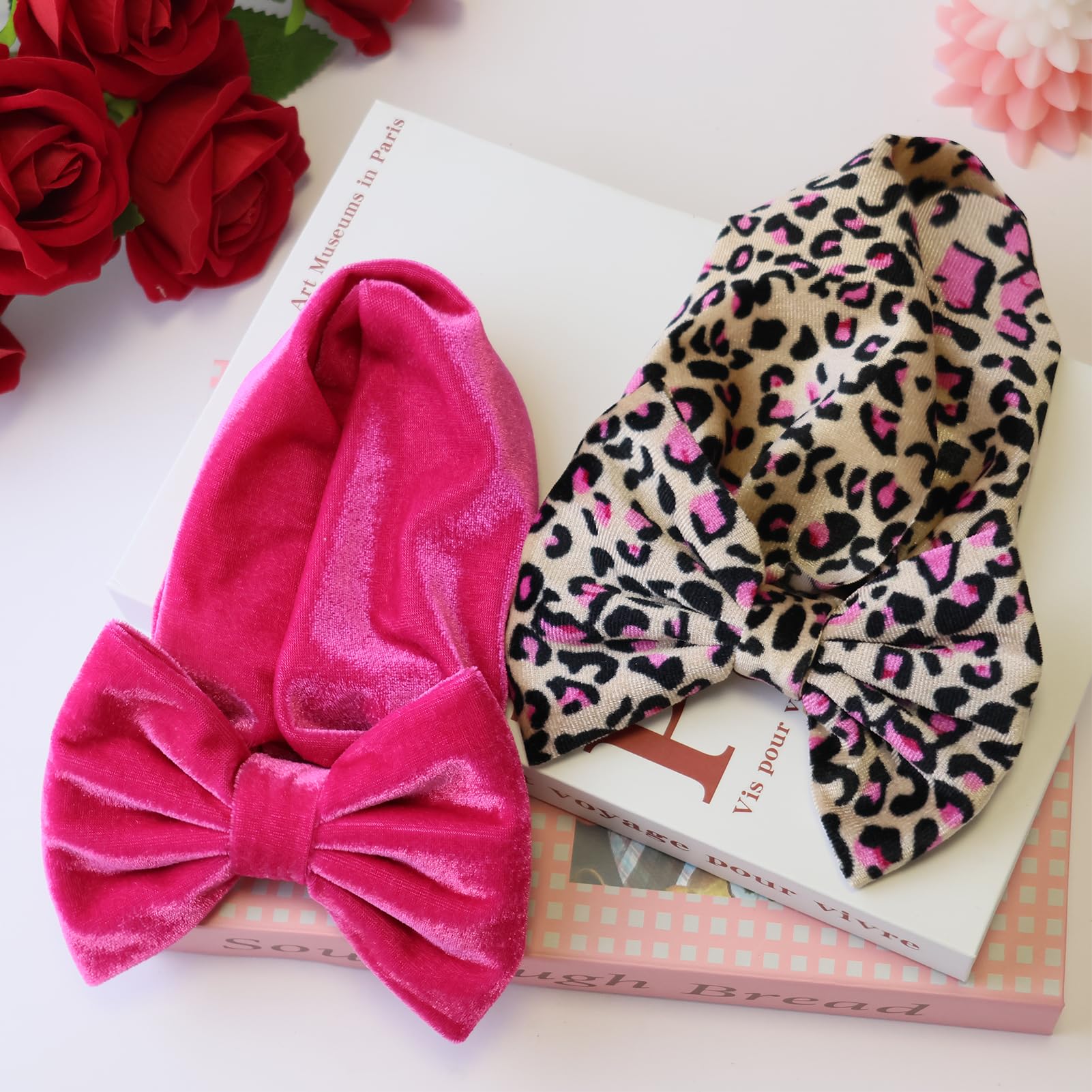 HELYKAKA soft velvet hairband close-up showing gentle stretch for comfort