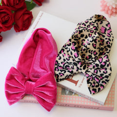 HELYKAKA soft velvet hairband close-up showing gentle stretch for comfort
