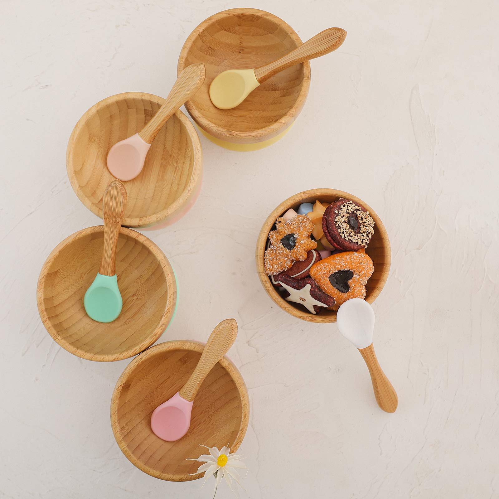 HI BABY MONMENT weaning-self-feeding setup promotes toddler independence.