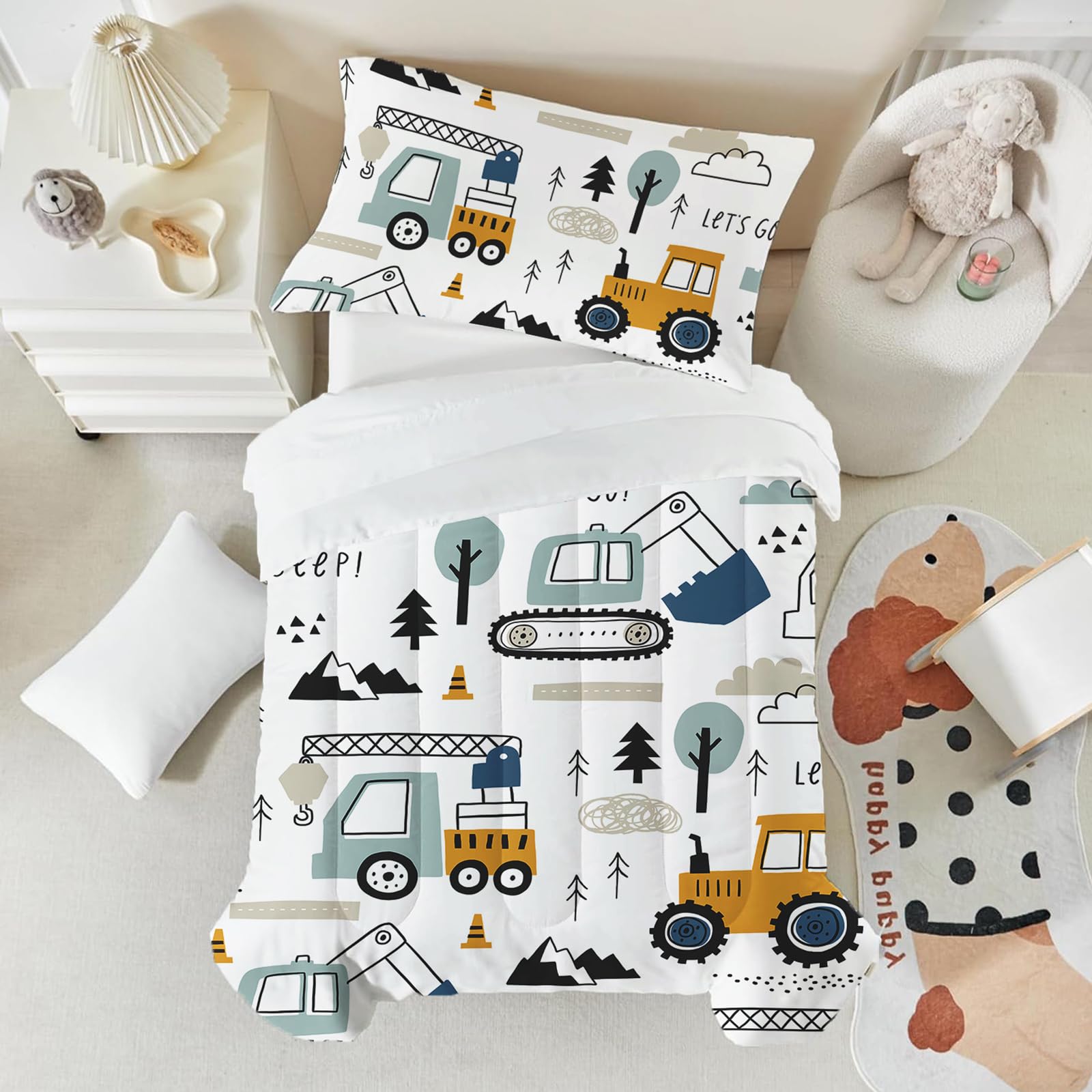 HICAND four-piece bedding set flat sheet detail shows crisp edges and a vibrant print.