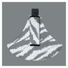 Hilabab Baby Sling quick-in-out demonstrates easy one-handed use for on-the-go parents.