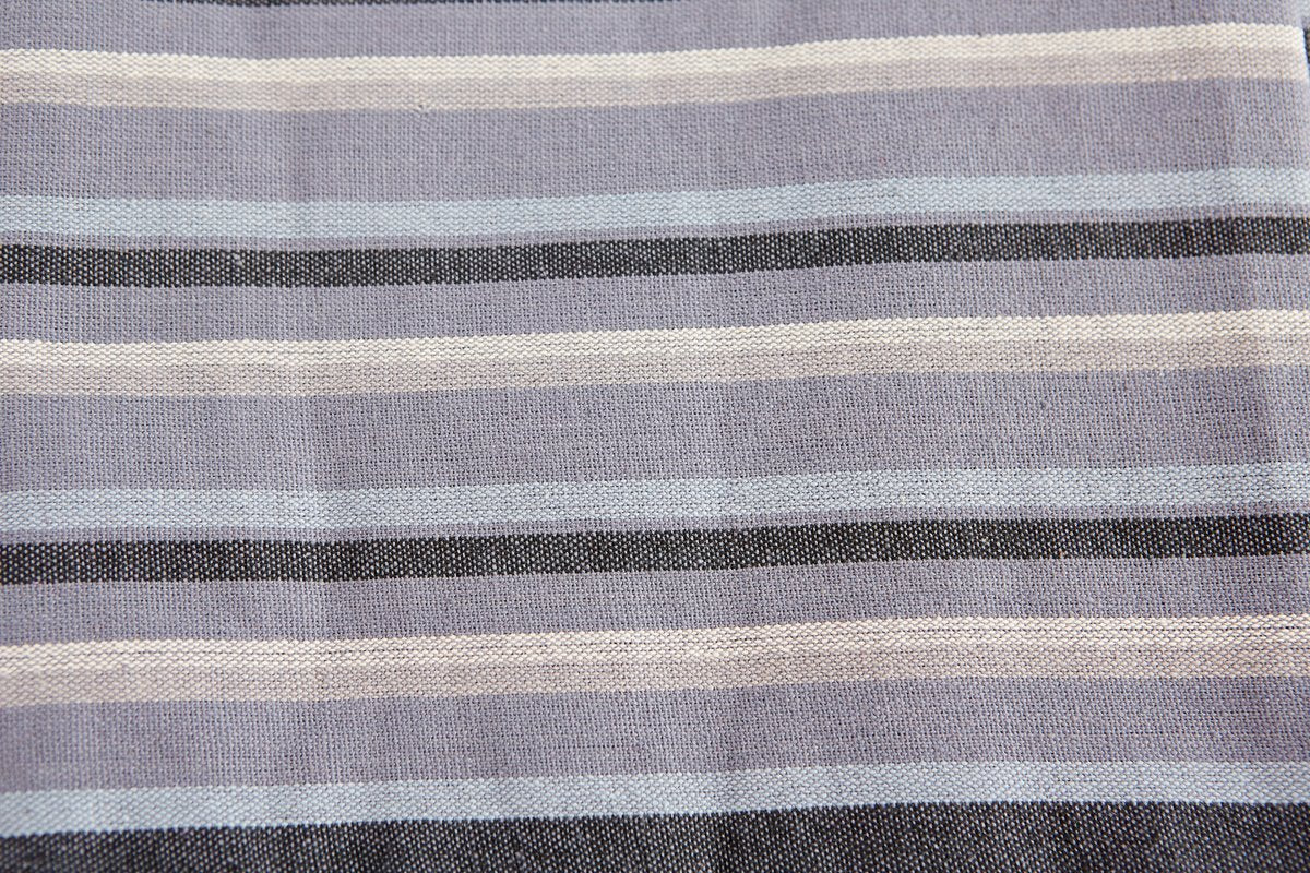 Hip Baby Wrap Rocky Mountain size-adjustment cue showing the 8-35 lb range.