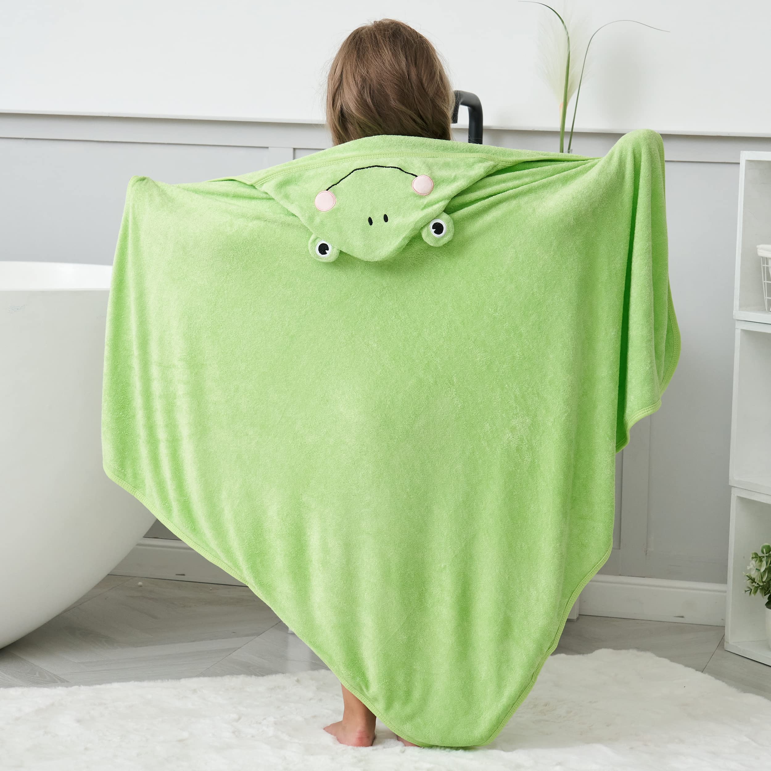 HipHop Panda 37.5-inch towel offers generous coverage for newborns through toddlers