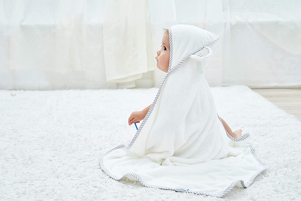 HIPHOP PANDA baby towel wrapped after bath demonstrates quick-dry, warm comfort