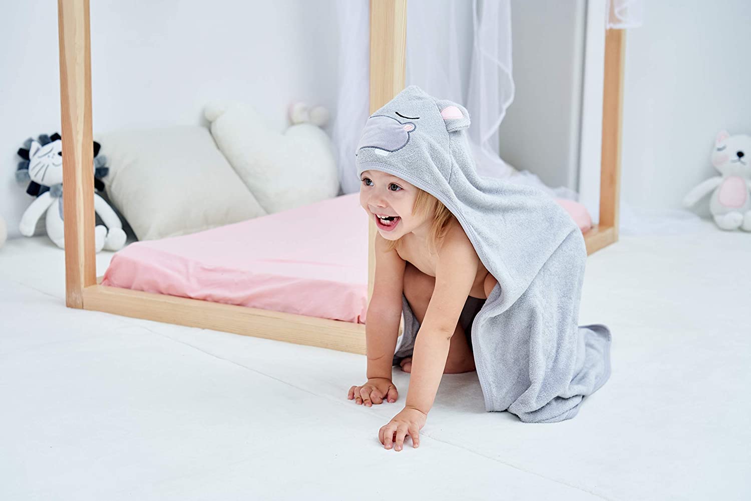 HIPHOP PANDA hooded towel bear ears design adds cute, giftable appeal