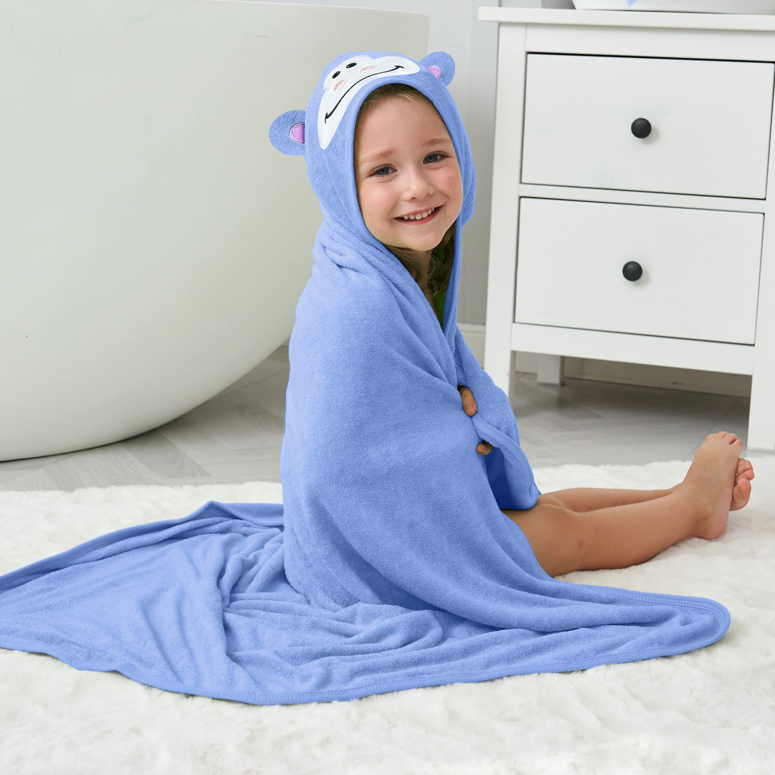 HIPHOP PANDA hooded towel dries fast and stays warm.