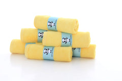 HIPHOP PANDA newborn-safe washcloth catches moisture while protecting delicate skin during baths.