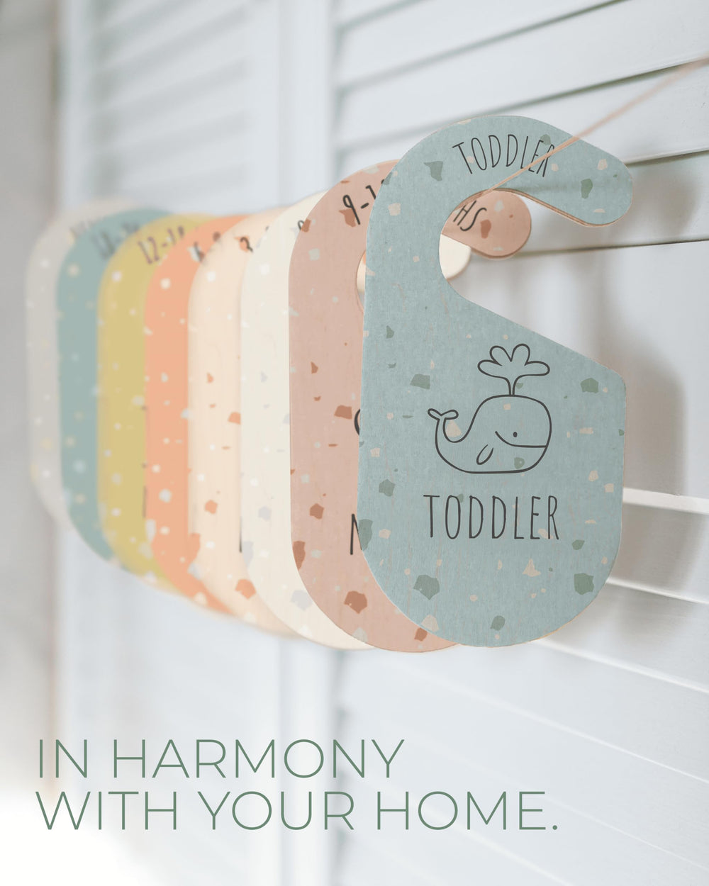 HIPPOTALE colorful set helps organize wardrobe by size
