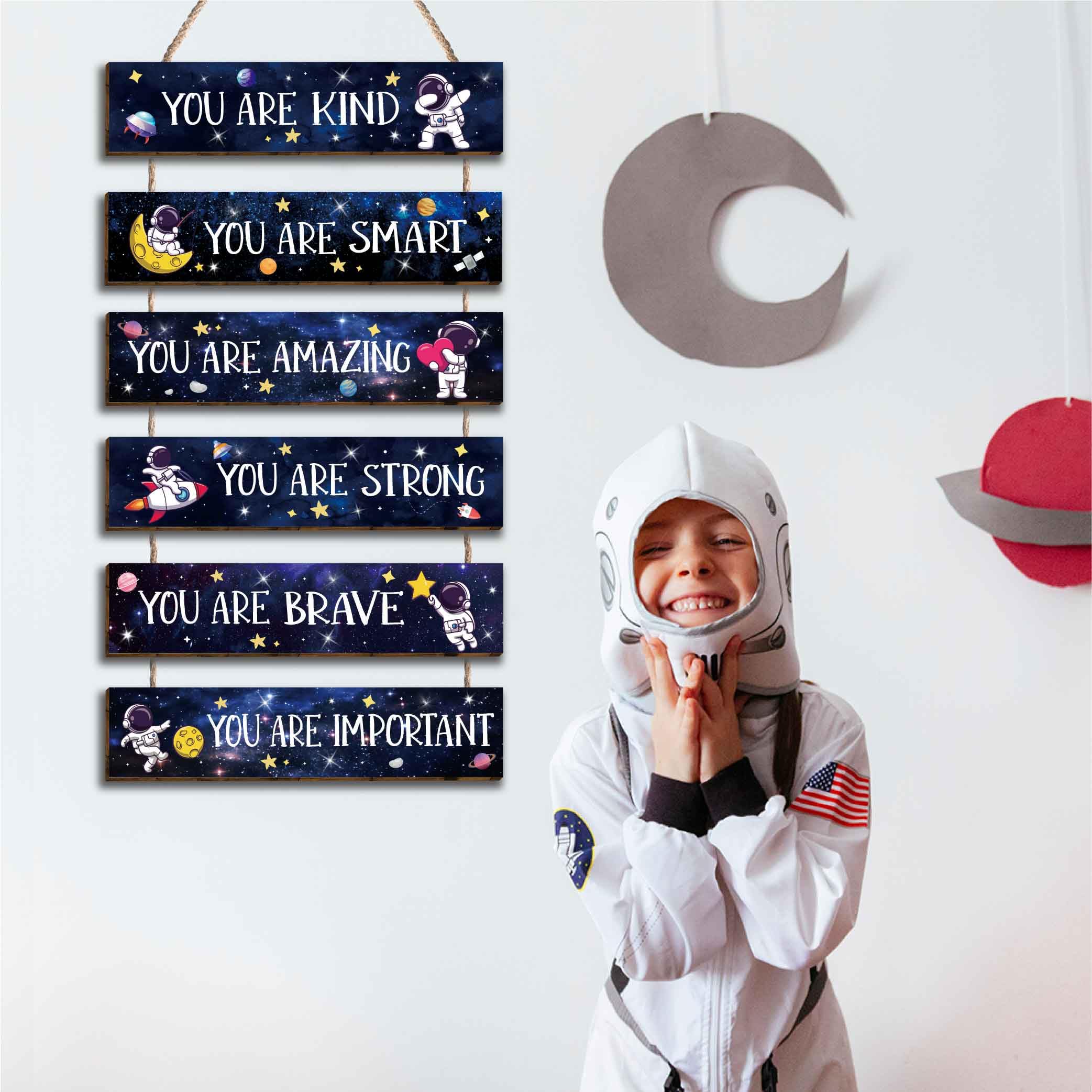 HIWERAN space poster set adds color to kids' bedrooms and study corners.