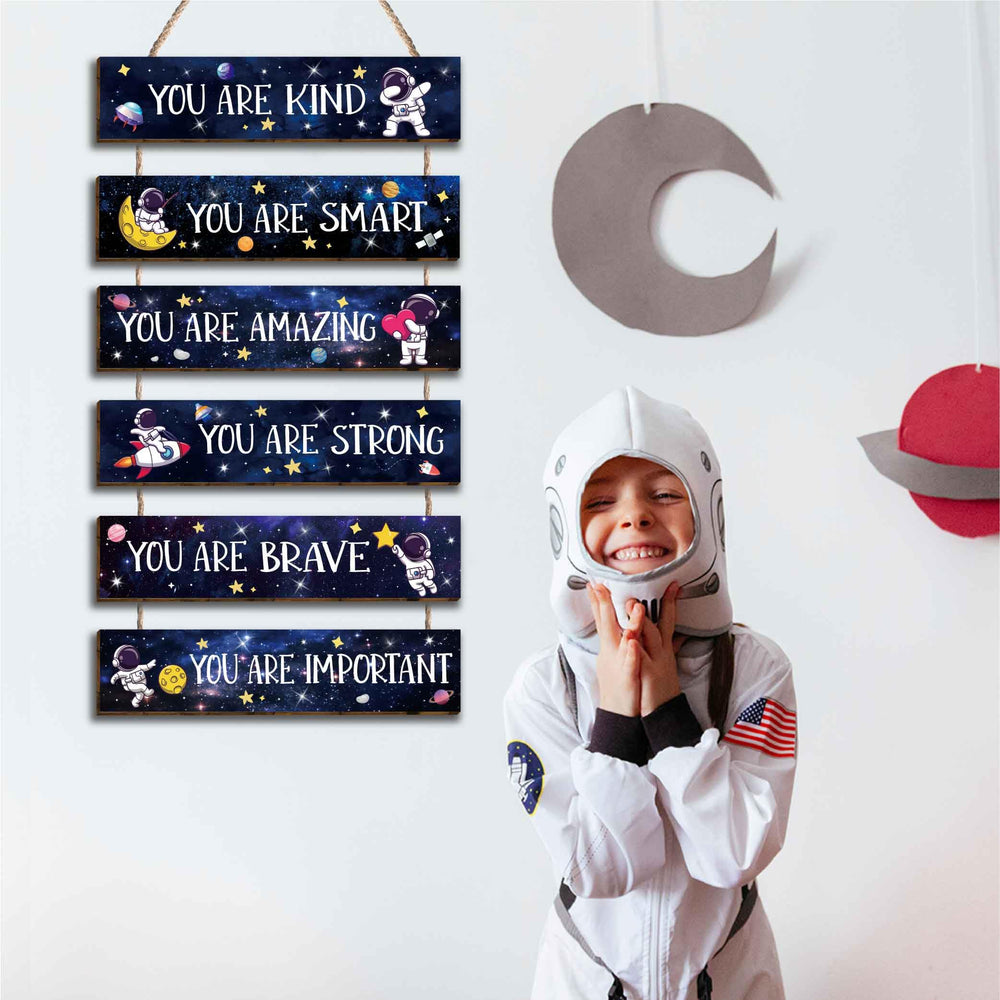 HIWERAN space poster set adds color to kids' bedrooms and study corners.
