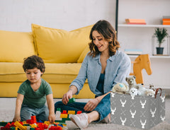 HIYAGON baby basket interior view reveals waterproof lining for quick cleanups and tidy organizing