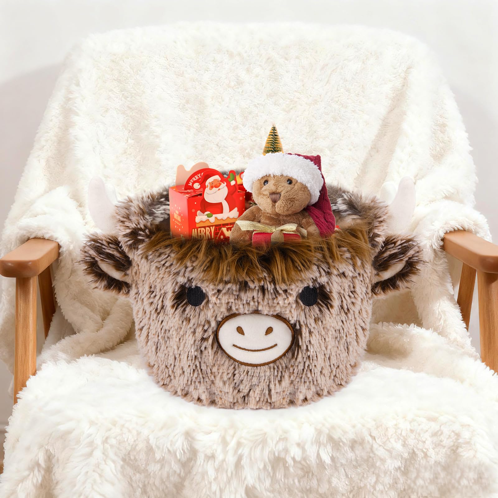 Hkojewp Highland Cow Plush Basket stores headphones and masks neatly.
