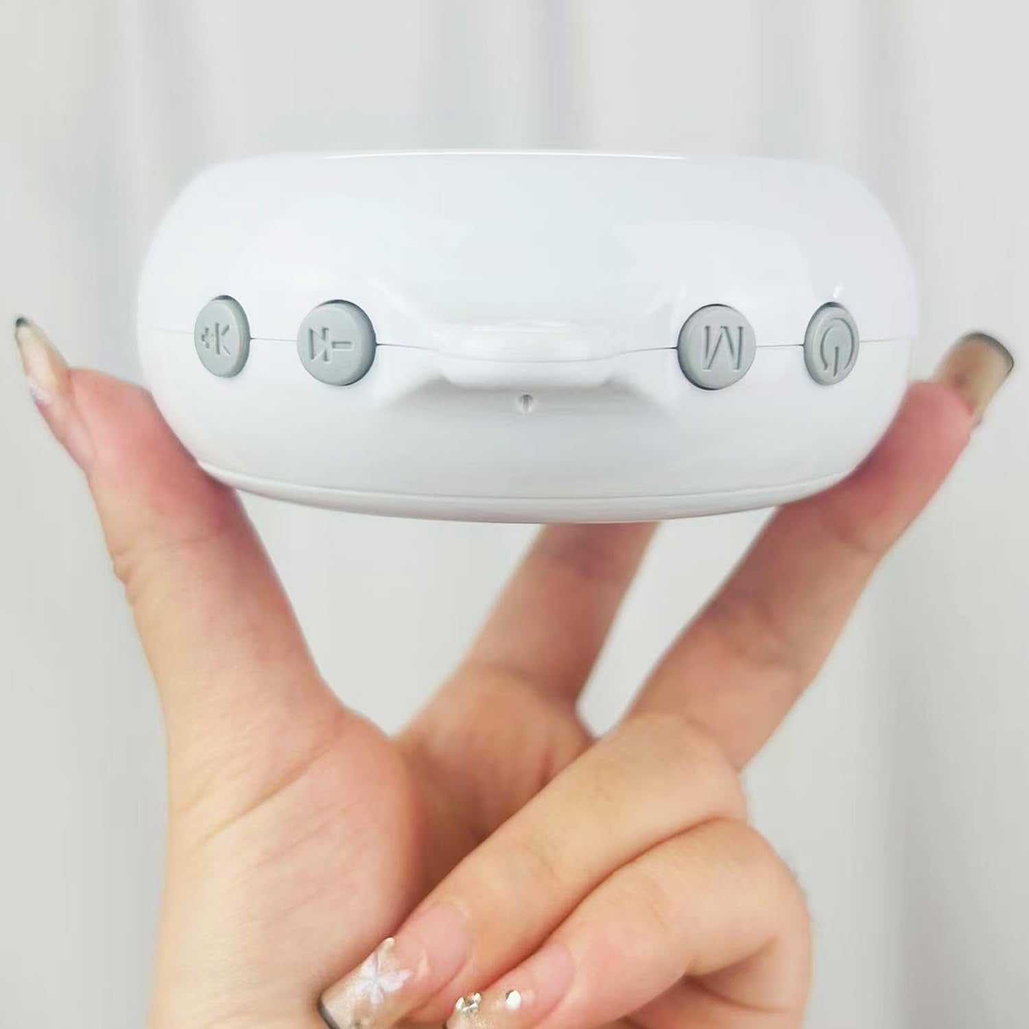 HLEEDUO crib mobile SD card slot lets you update lullabies and sounds.