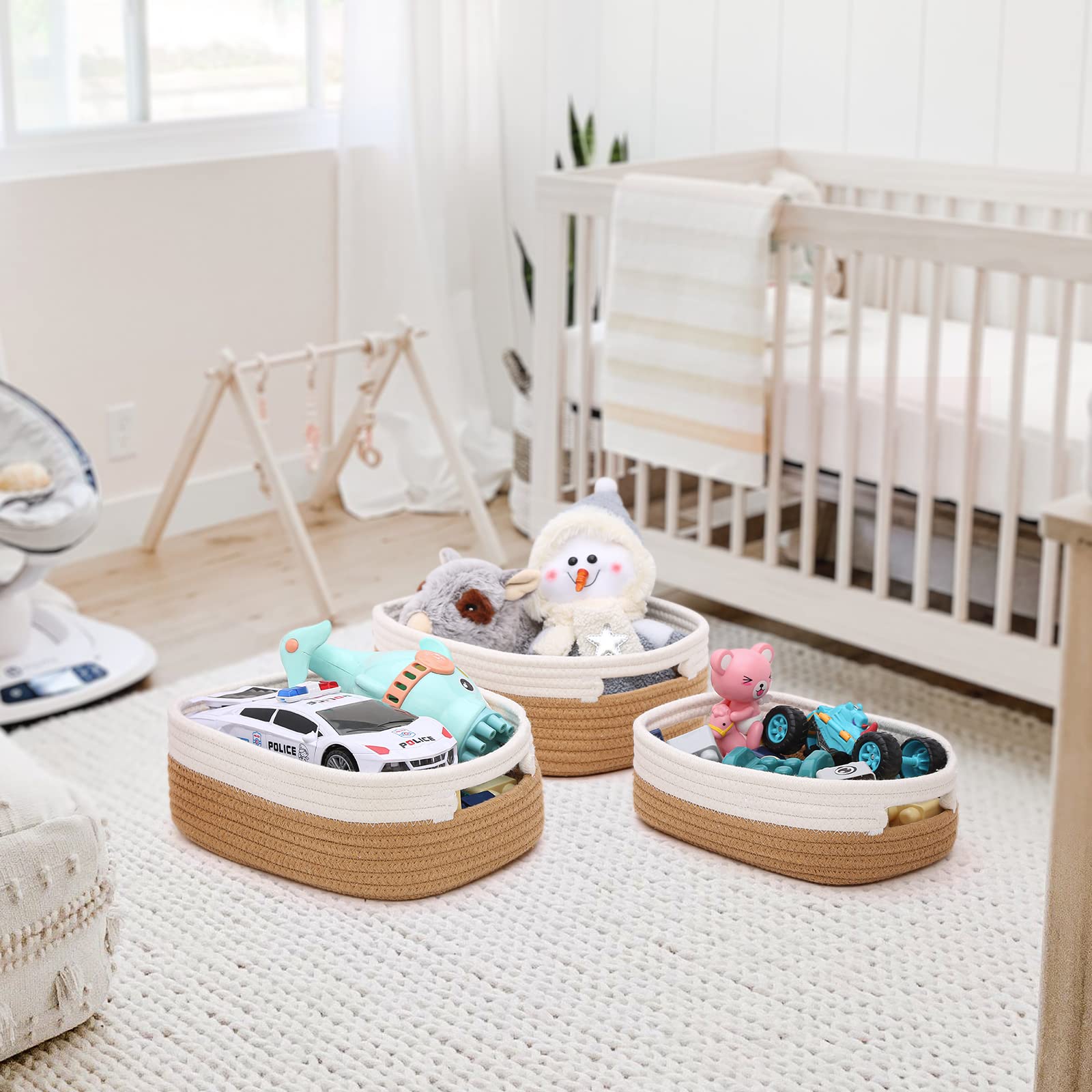 HLWDFLZ decor-friendly baskets enhance modern living spaces.