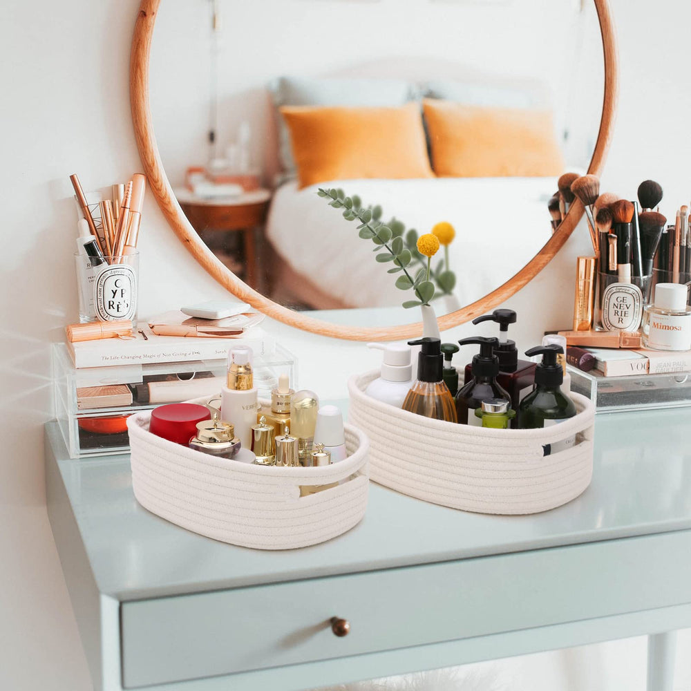 HLWDFLZ bathroom organization bin holds towels and toiletries neatly