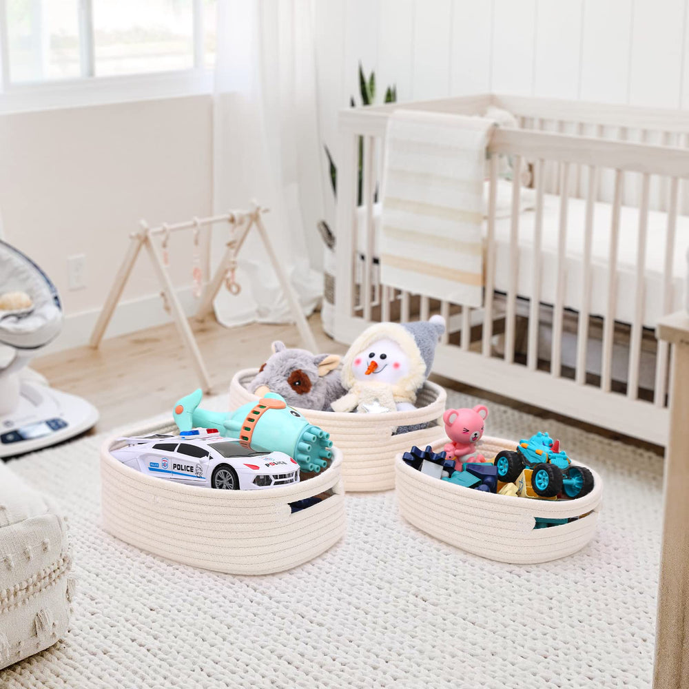 HLWDFLZ stackable storage basket demonstrates space-saving modular design