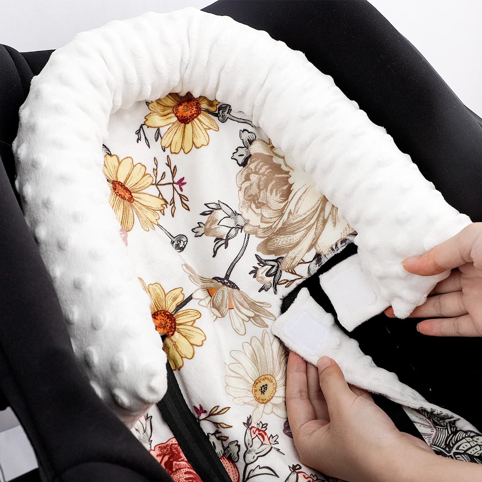 HNHUAMING mink-dotted fabric headrest adds plush comfort for baby's head.