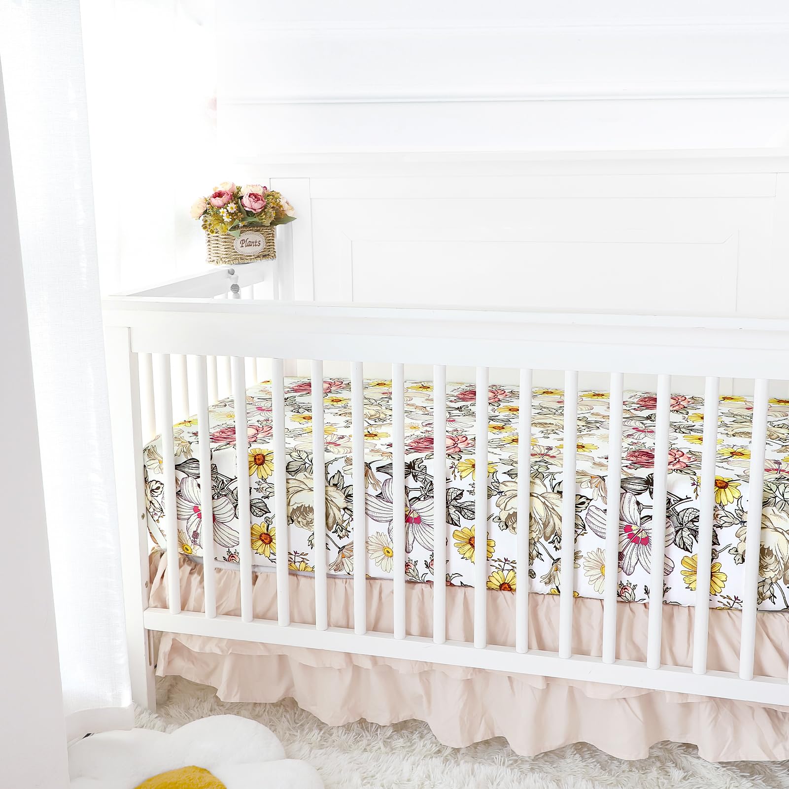 HNHUAMING easy-care machine-washable crib sheet stays colorfast after washing.