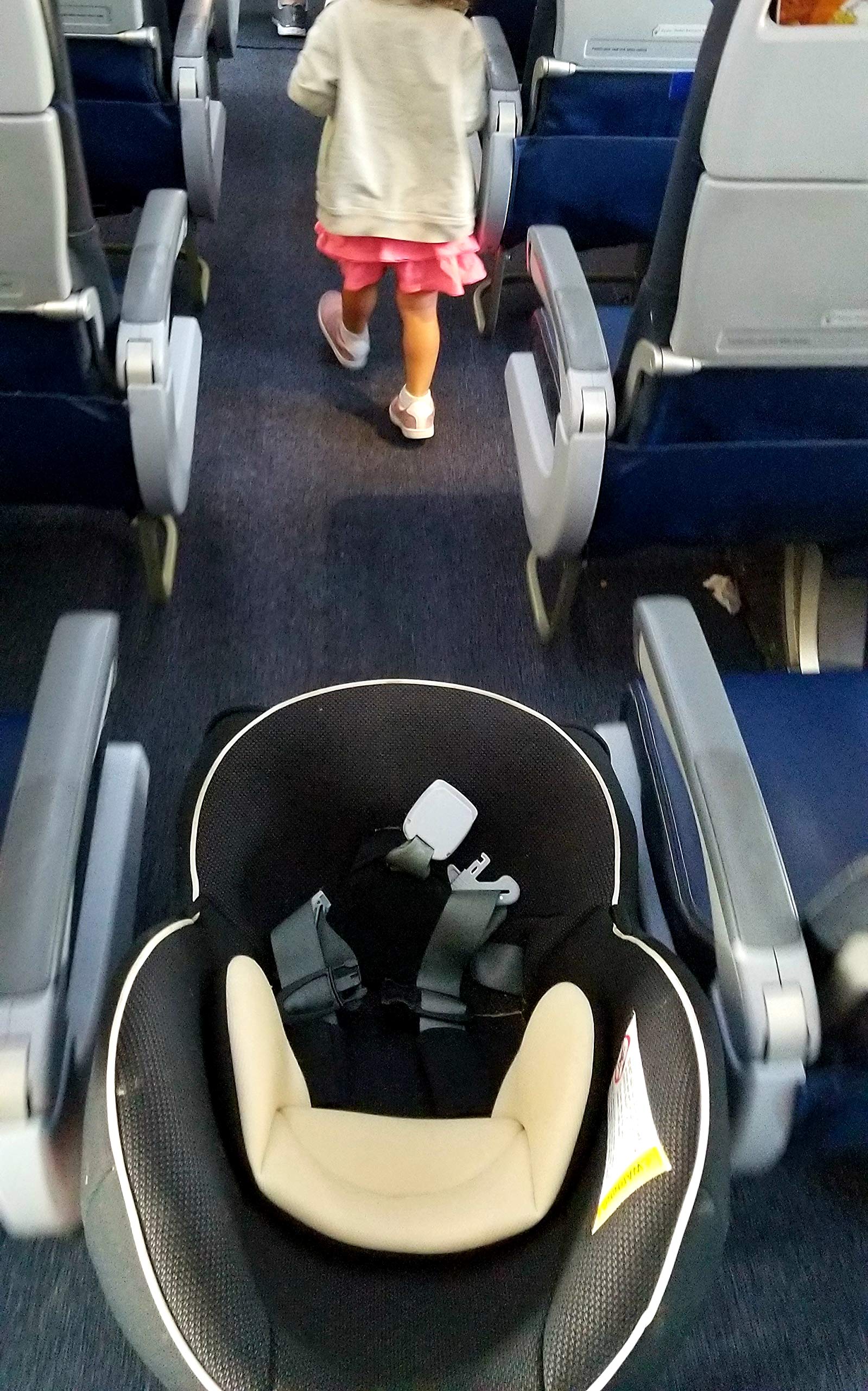 Holm airport car seat roller silicone wheels deliver quiet, smooth airport strolls