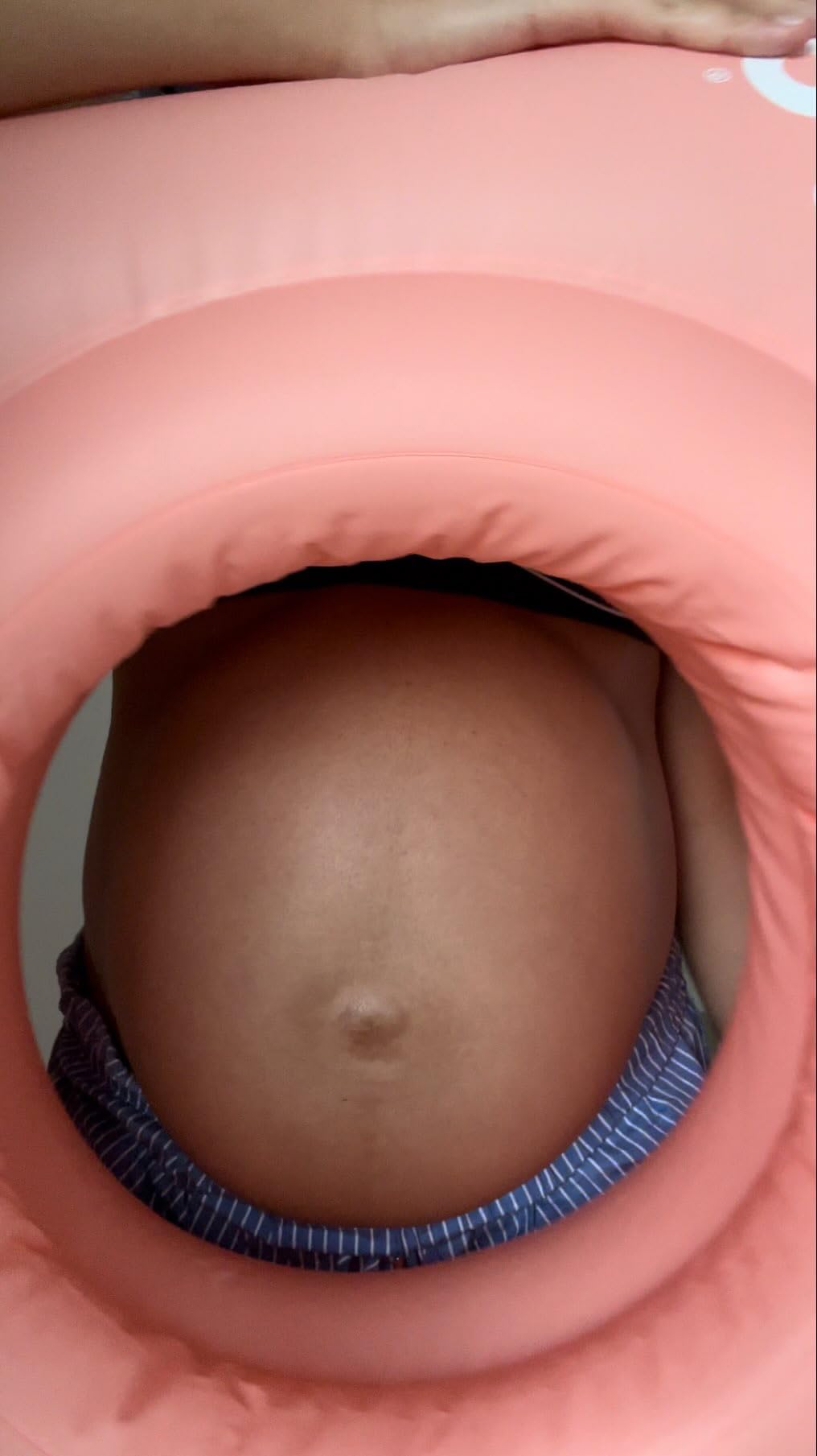 HOLO inflatable two-section design demonstrates easy inflation and lightweight portability.