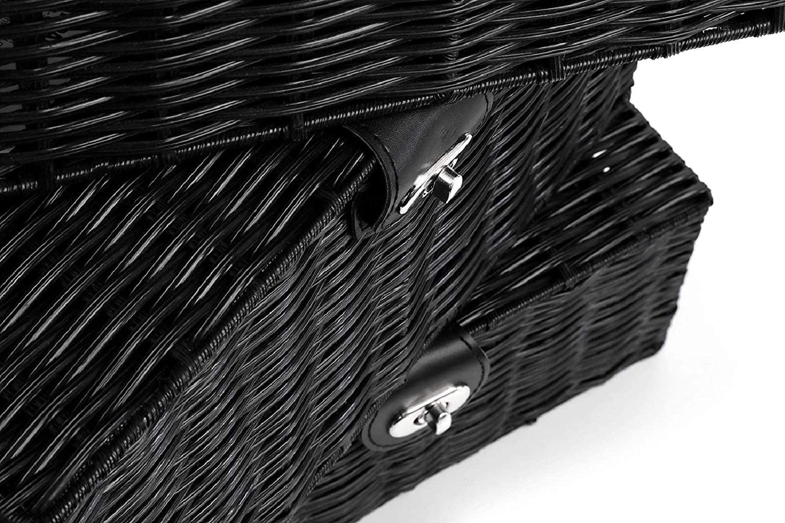 Homepeaz easy-clean woven plastic baskets ready for quick wipe-downs
