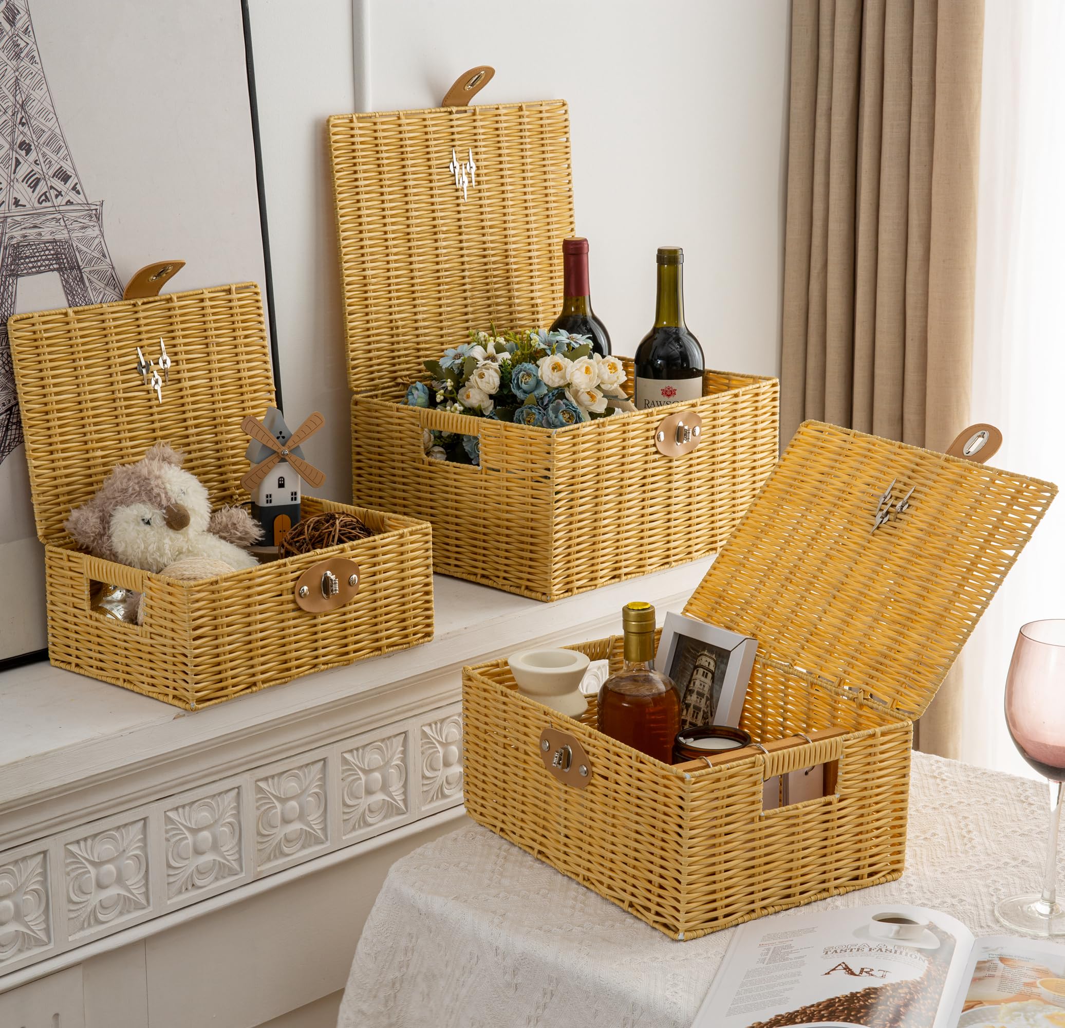Homepeaz leather-look strap lock close feature on beige baskets