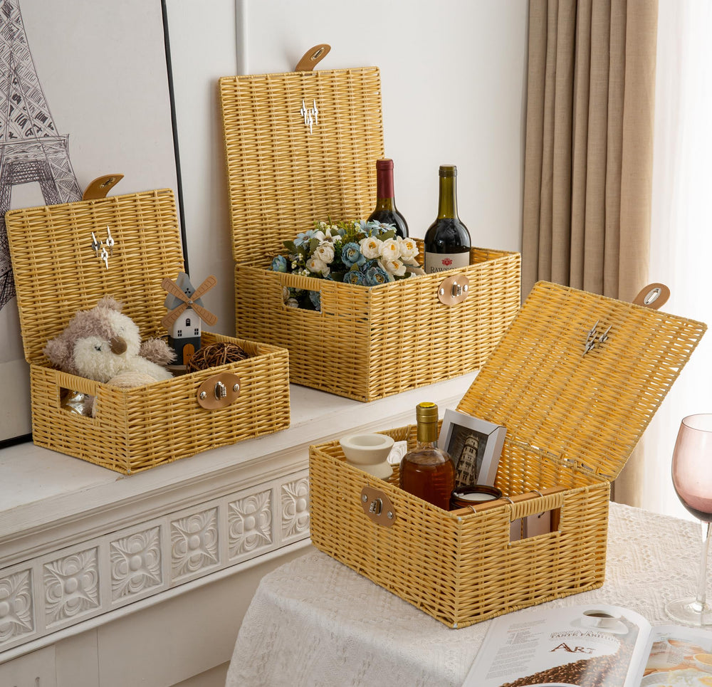 Homepeaz leather-look strap lock close feature on beige baskets