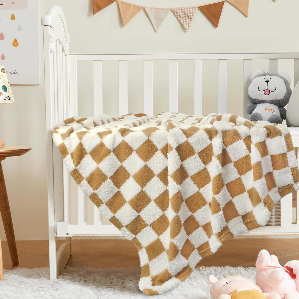 HOMRITAR 30x40 inch blanket fits car seats, strollers, and cribs.
