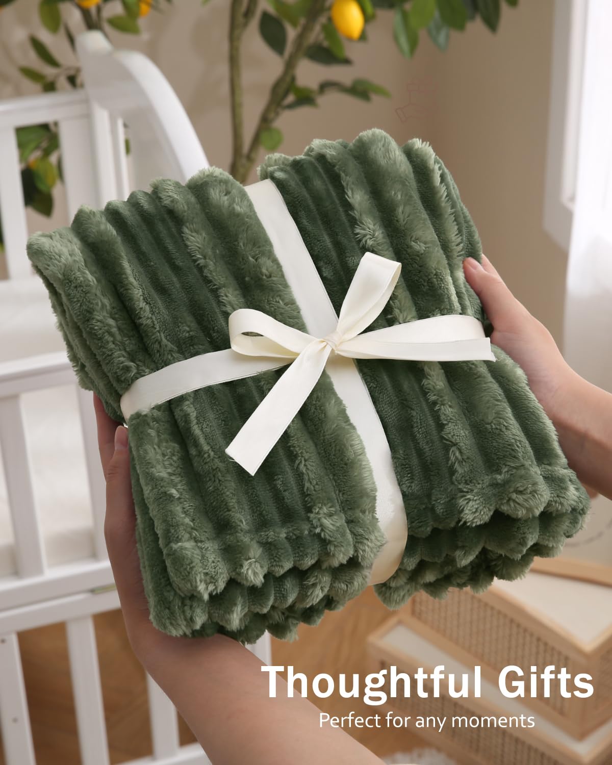 HOMRITAR baby blanket is easy to care for, machine washable and quick to dry.
