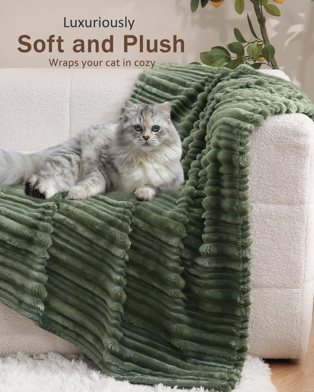 HOMRITAR baby blanket forest green color complements nursery decor with cozy appeal.