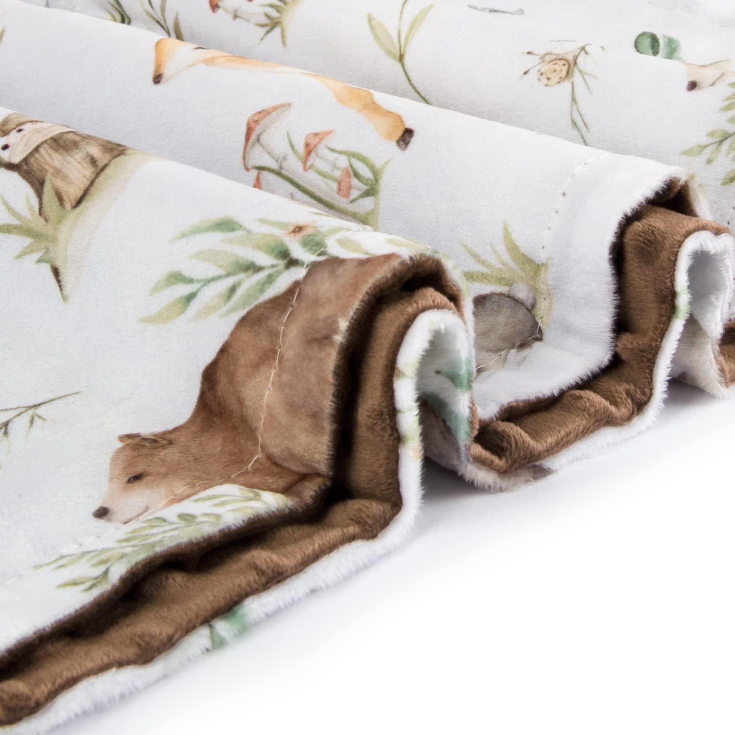 HOMRITAR woodland design blankets enhance nursery decor and mood.