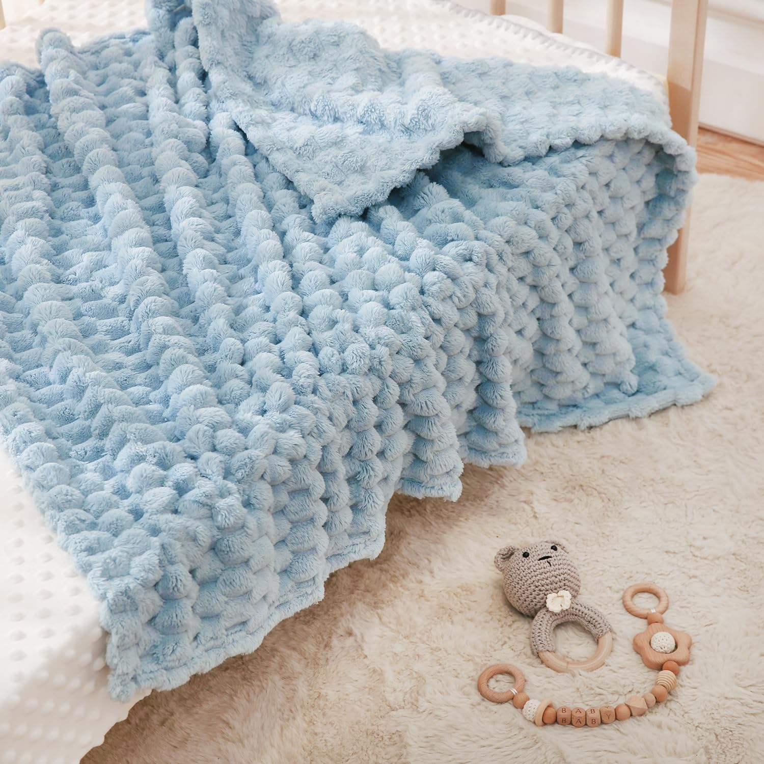 HOMRITAR blanket makes a gift-ready, versatile baby present.