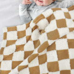 HOMRITAR lightweight blanket ideal for travel and on-the-go use.