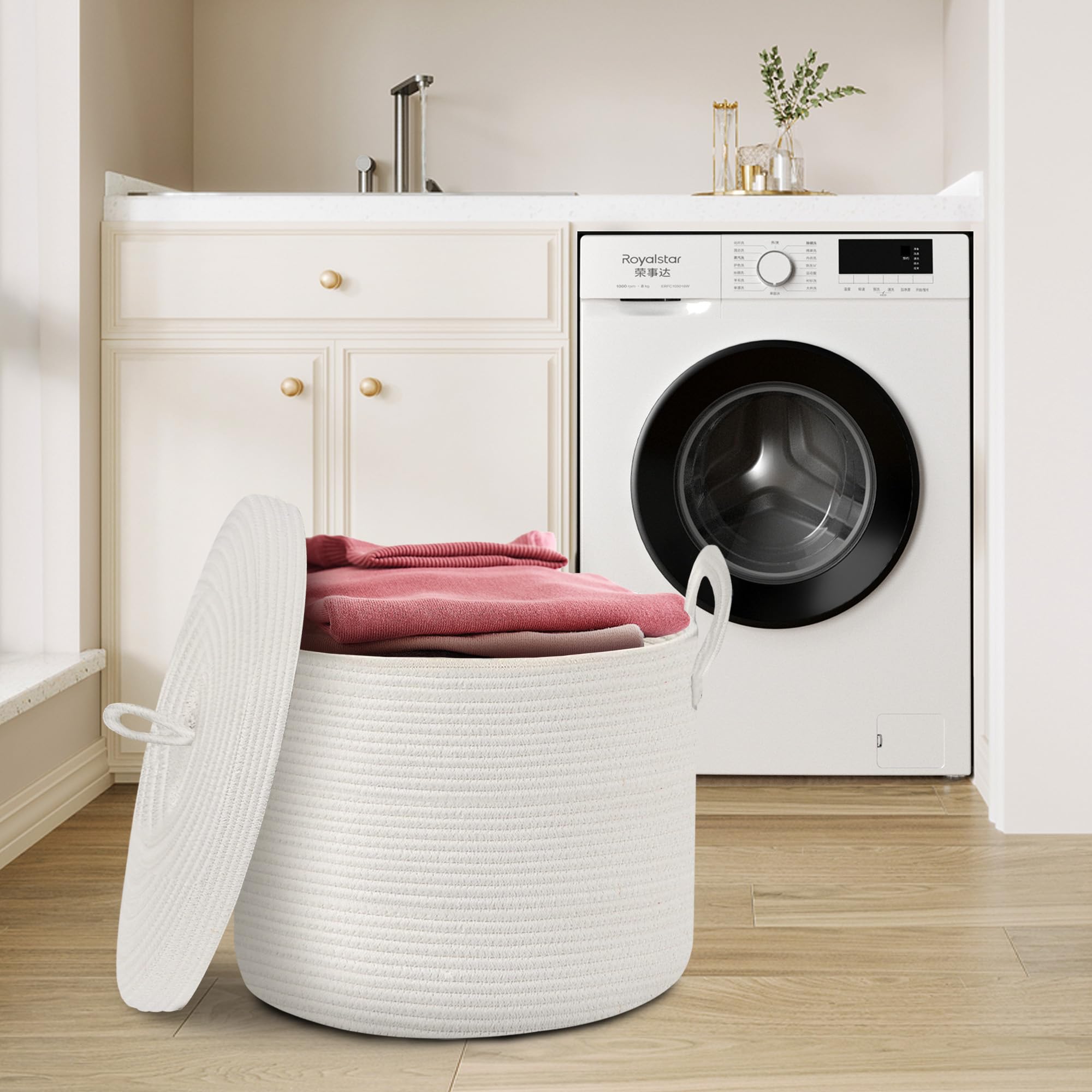 HONCESTA living room organizer image—neutral white basket pairs with towels.