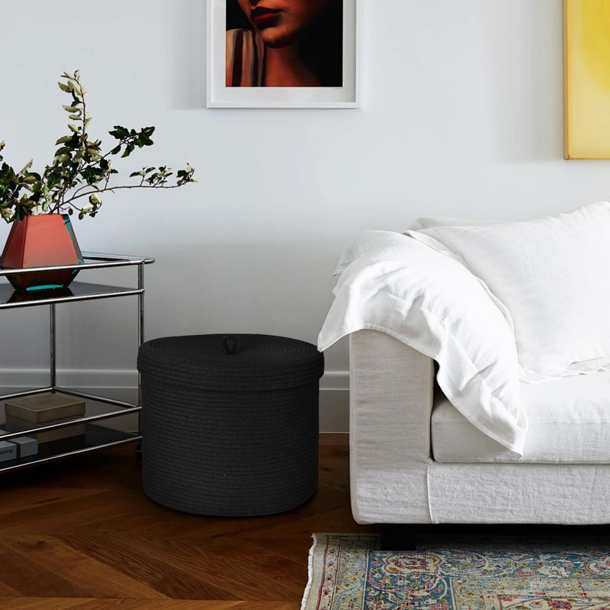 Honcesta lid protects contents from dust, moisture, and debris in any room.