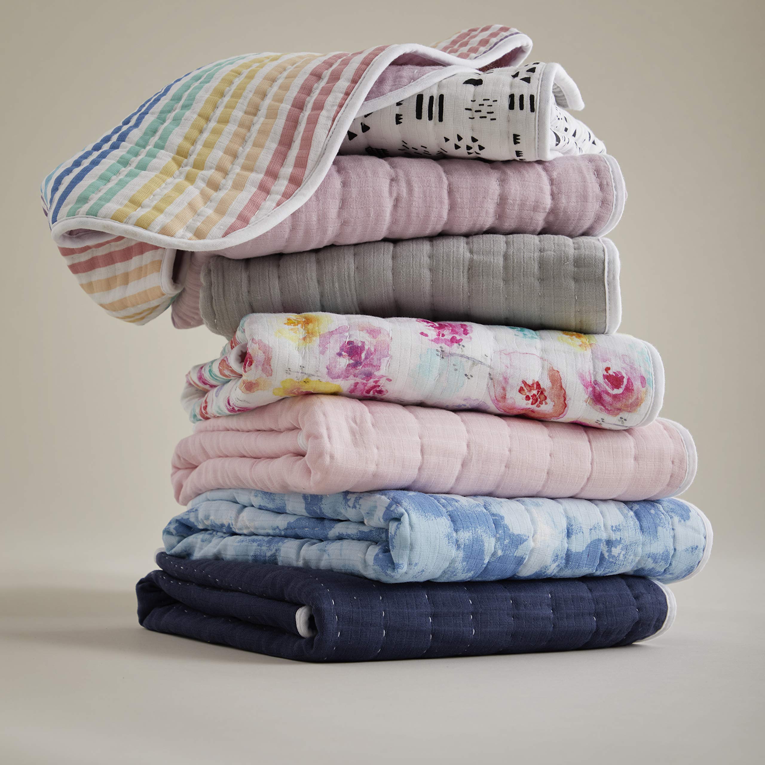 HonestBaby machine-washable blanket stays cozy after every washing.