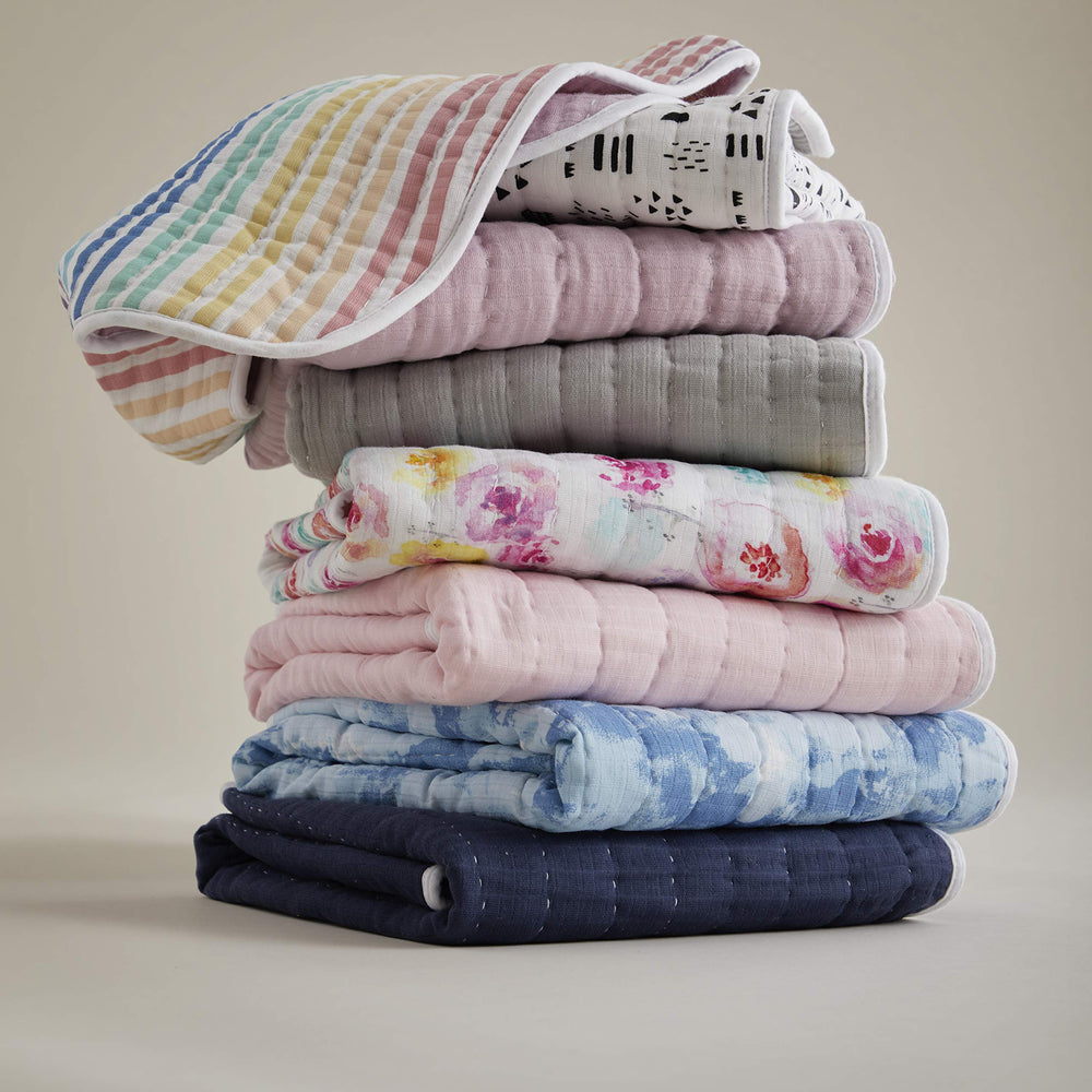 HonestBaby machine-washable blanket stays cozy after every washing.
