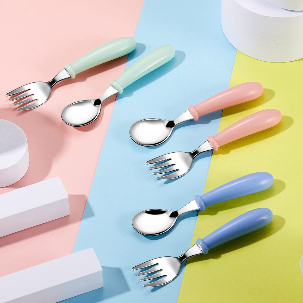 Honeydak toddler utensils kid-at-table setup supports independent eating.