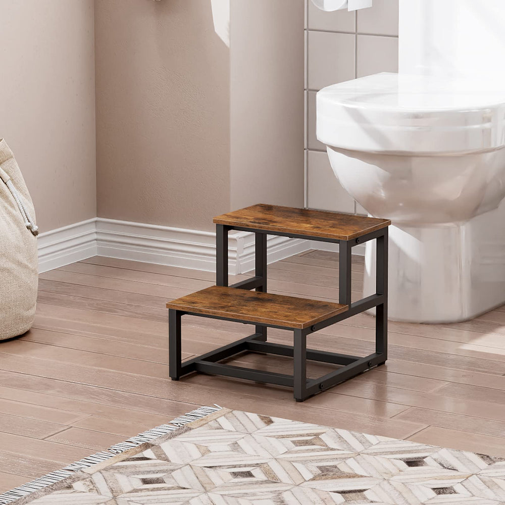 HOOBRO Kids Step Stool top view highlights non-slip surface and compact footprint.
