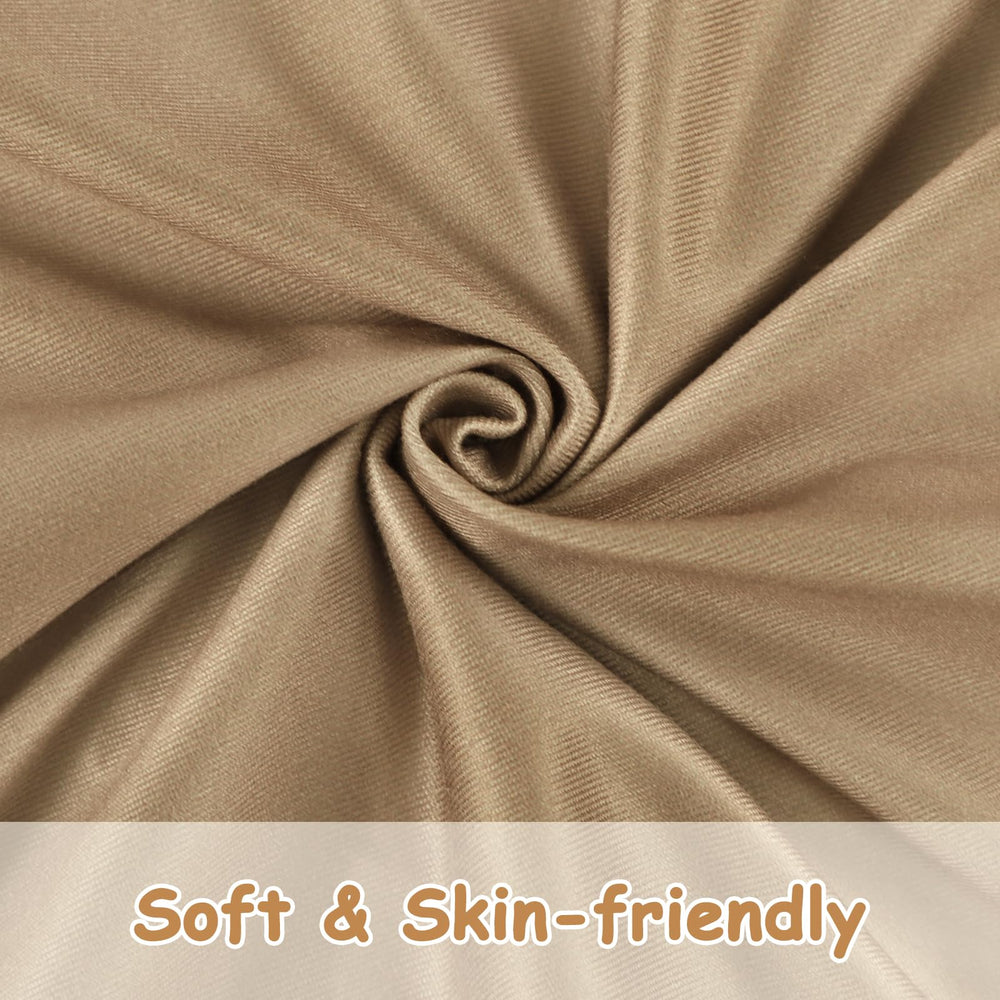 Hooyax baby lounger cover close-up demonstrates gentle touch ideal for sensitive newborn skin.