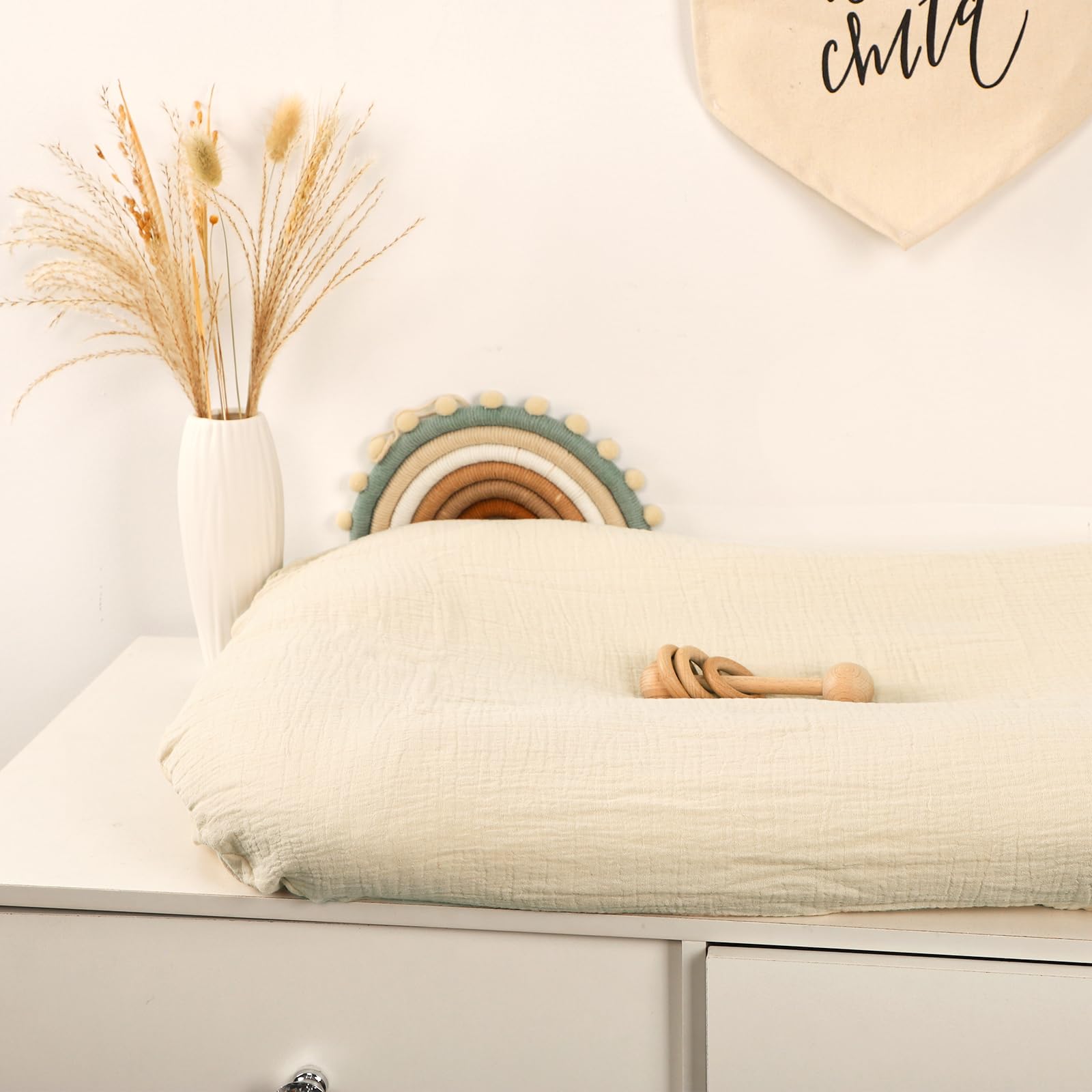 Hooyax lounger cover envelope closure demonstrates quick snug fit on standard loungers.