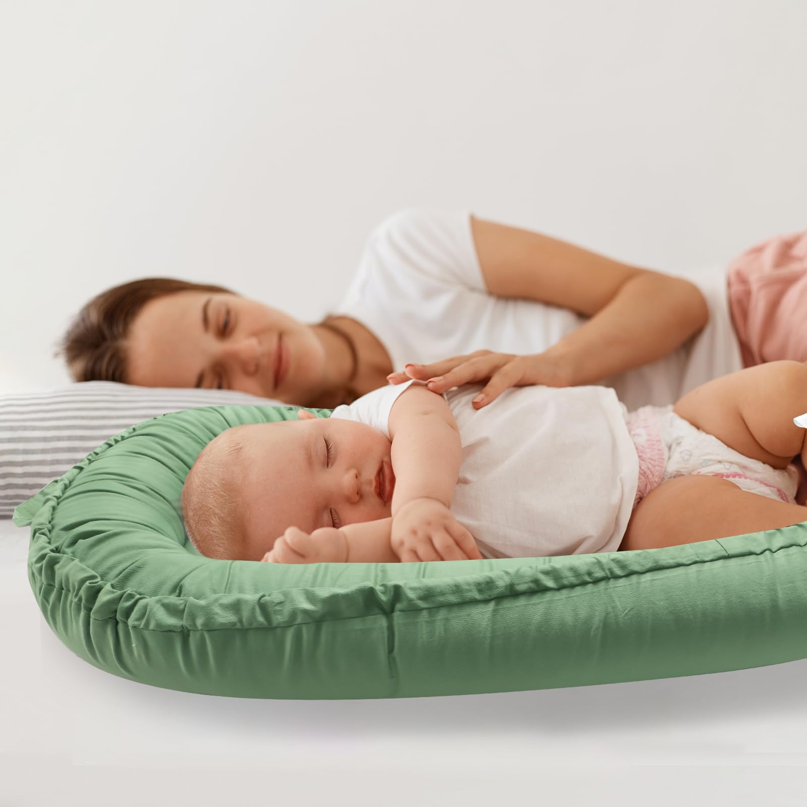 Hooyax baby lounger cover is portable for use at home or on the go.