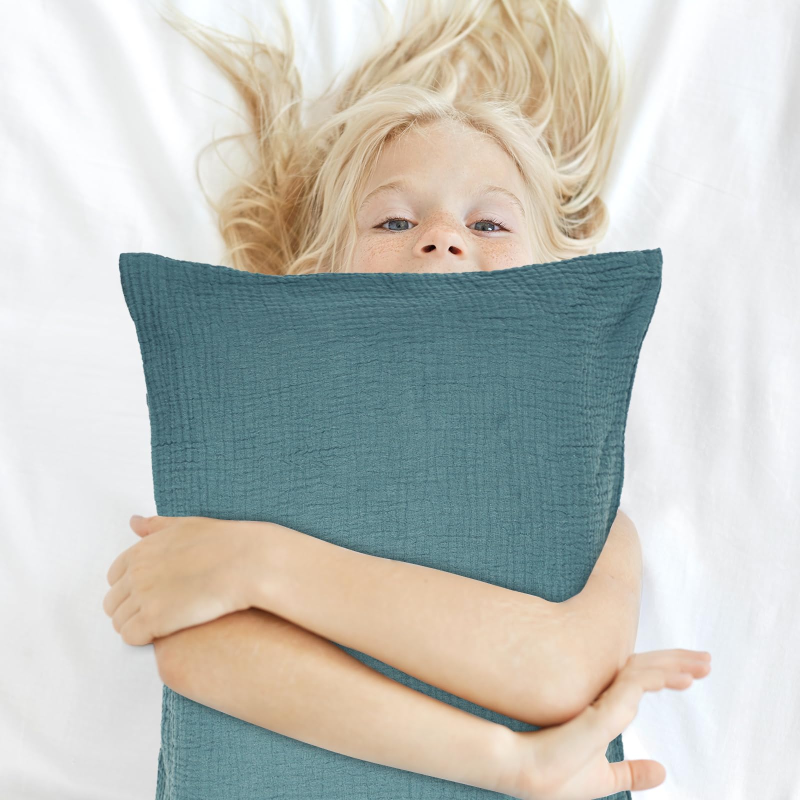 Hooyax durable easy-care pillowcase showcased after machine washing and wear