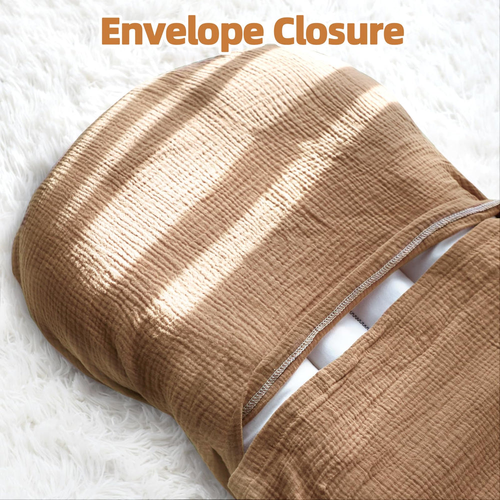 Hooyax Muslin Baby Lounger Cover envelope-closure close-up demonstrates quick on/off fit.