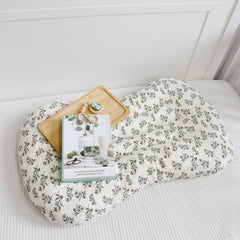 Hooyax Muslin Baby Lounger Cover envelope closure detail enables quick on-off swaps.