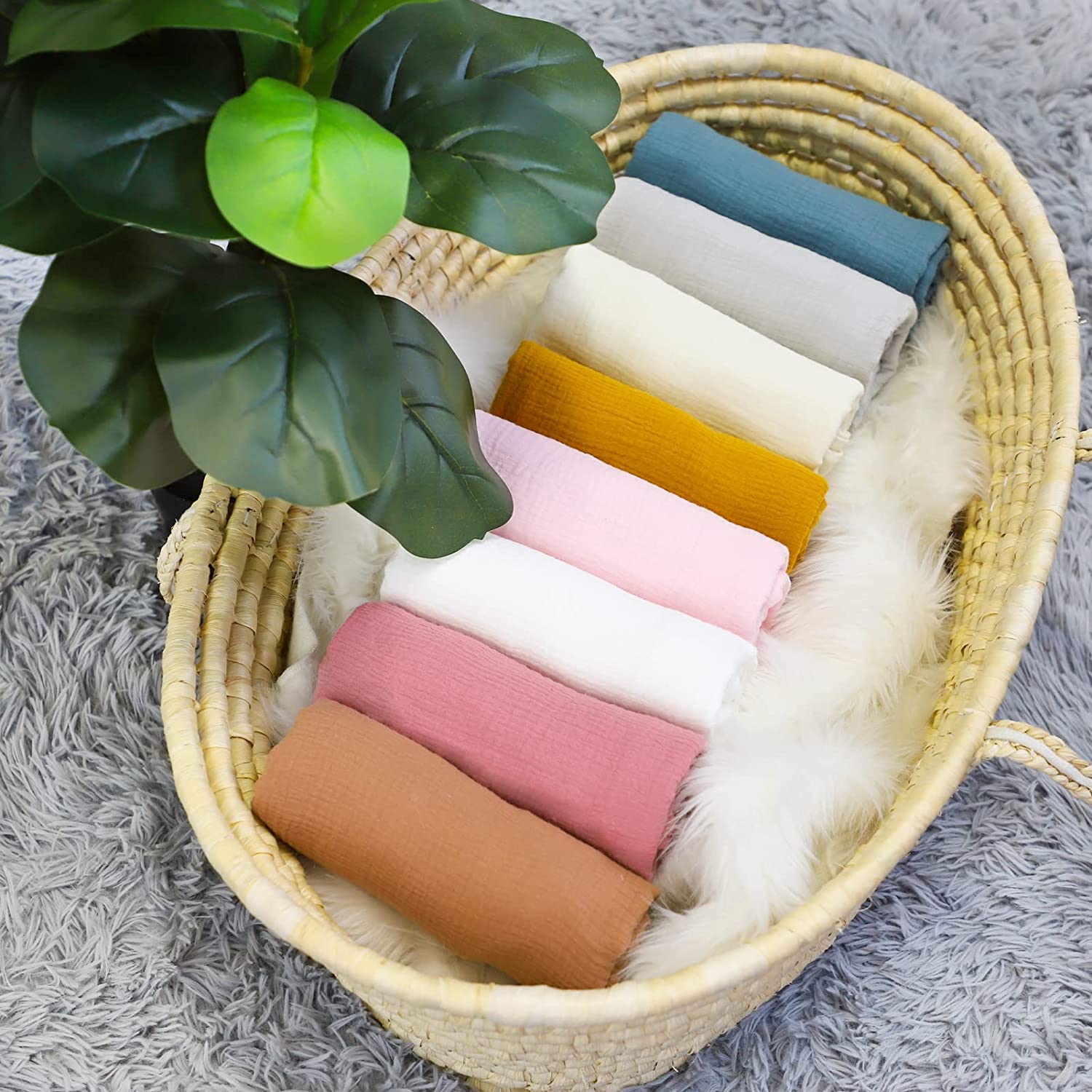 Hooyax Muslin Baby Lounger Cover comes gift-ready with registry-friendly packaging.